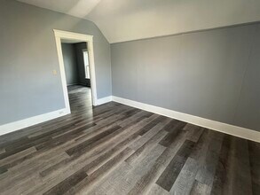 423 E 16th St, Unit 2 in Erie, PA - Building Photo - Building Photo