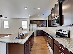 10626 137th St E in South Hill, WA - Building Photo - Building Photo