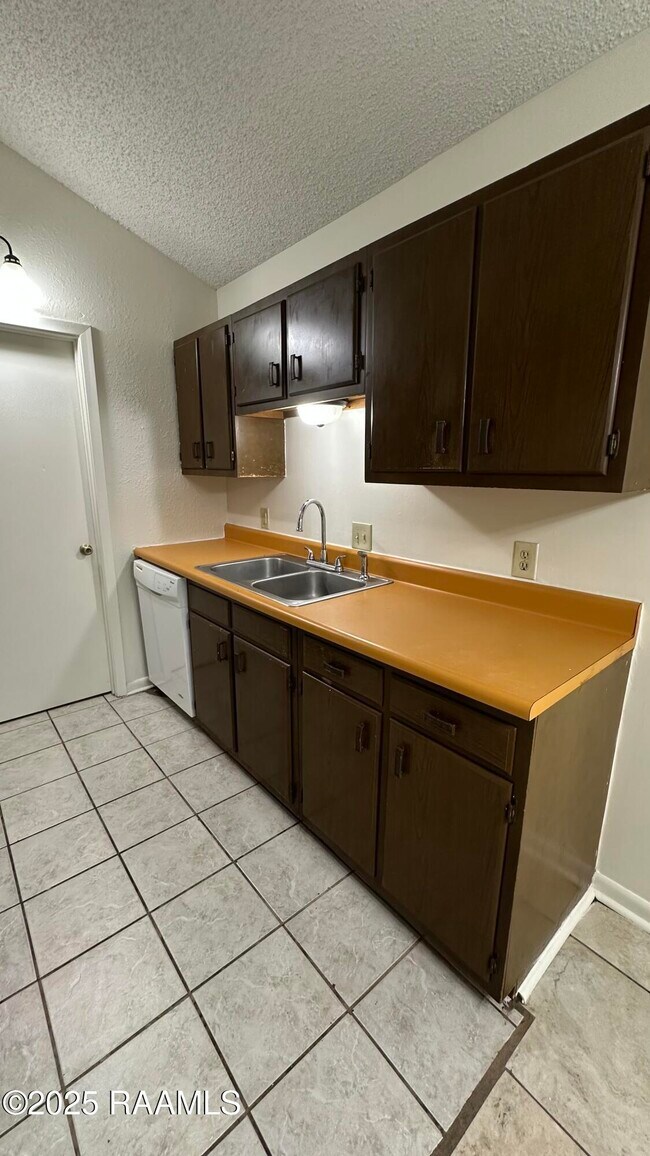 807 Fox Run Ave in Lafayette, LA - Building Photo - Building Photo