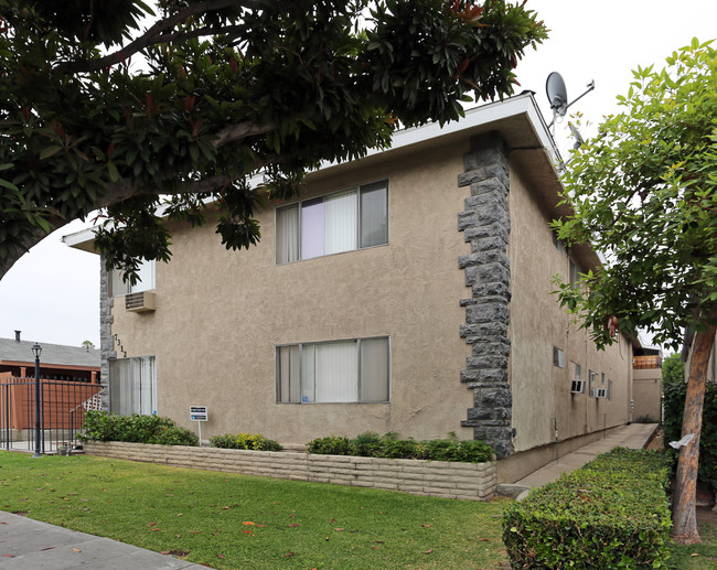 7312 Newlin Ave in Whittier, CA - Foto de edificio - Building Photo