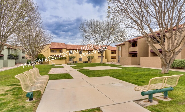 2194 N Pantano Rd in Tucson, AZ - Building Photo - Building Photo
