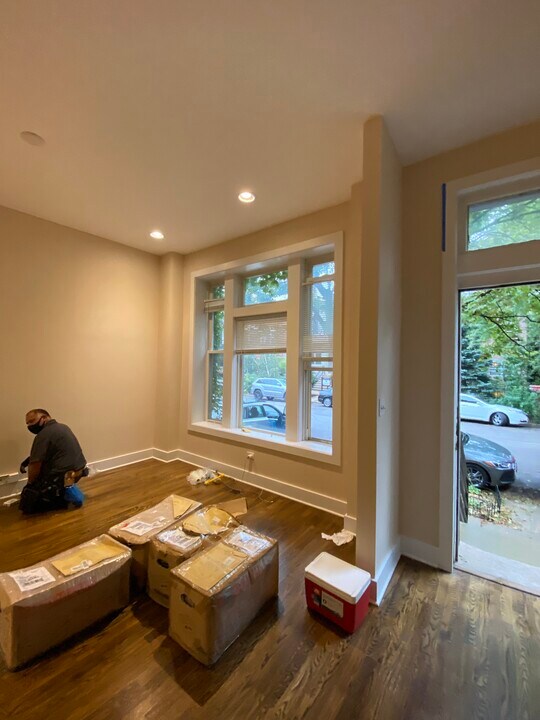 2014 W Huron St, Unit 1F in Chicago, IL - Foto de edificio