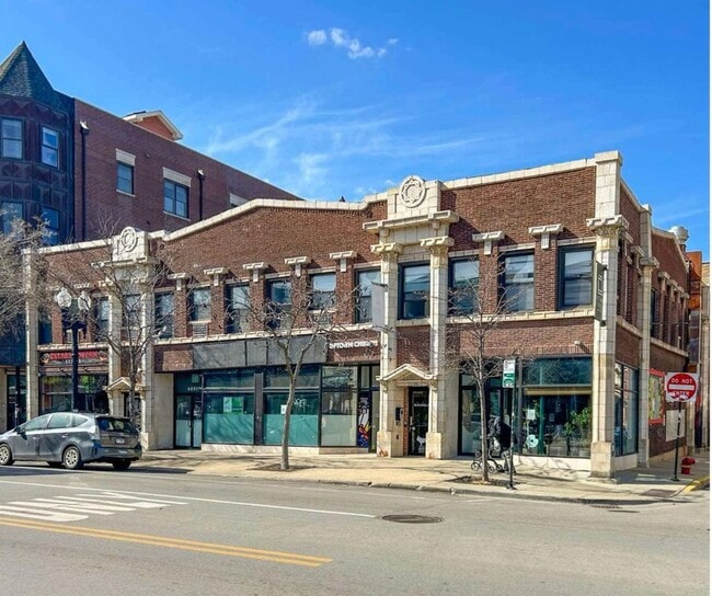 property at 1136 W Wilson Ave