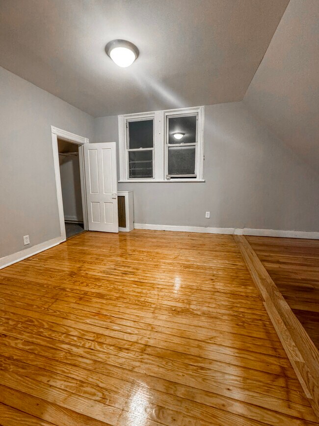 212 Buena Vista Ave in Yonkers, NY - Building Photo - Building Photo