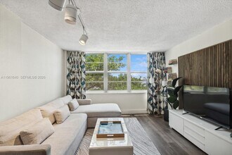 1020 Meridian Ave in Miami Beach, FL - Foto de edificio - Building Photo