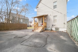 1433 E 112th St in Cleveland, OH - Building Photo - Building Photo