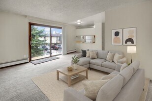 Deer Park in Anchorage, AK - Building Photo