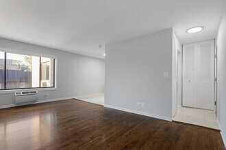 7545 N Winchester Ave in Chicago, IL - Building Photo - Building Photo