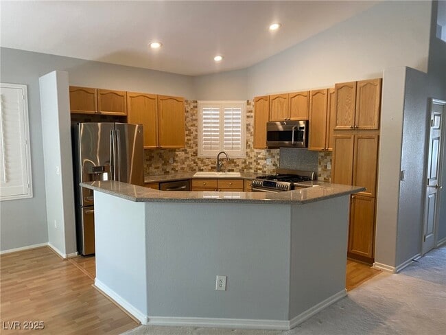 7005 Bodega Point Ct in Las Vegas, NV - Foto de edificio - Building Photo