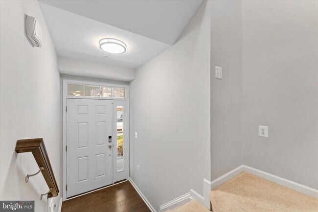 23483 Logans Ridge Terrace in Ashburn, VA - Foto de edificio - Building Photo