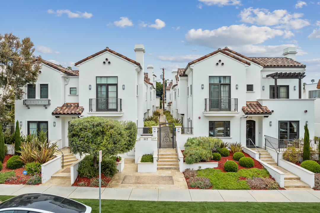 Villas Ventanas in Santa Monica, CA - Building Photo