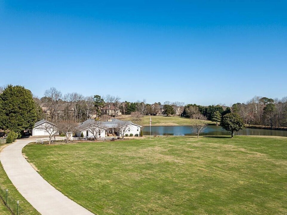 882 Auburn Rd in Dacula, GA - Building Photo