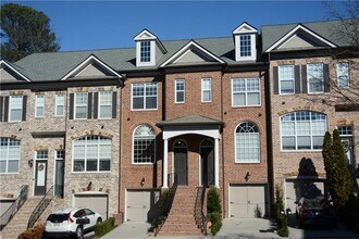 2675 Rivers Edge Dr NE in Atlanta, GA - Building Photo - Building Photo