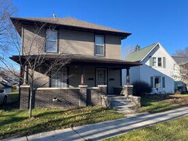 1107 S Main St, Unit 1107 S Main St A in Goshen, IN - Building Photo