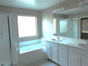 8928 Famous Alcove Ct in Las Vegas, NV - Building Photo - Building Photo