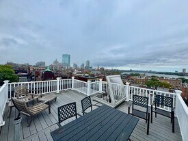 80 Revere St, Unit 10 Apartamentos