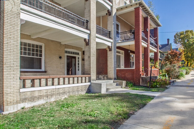 439 Franklin Ave, Unit 1