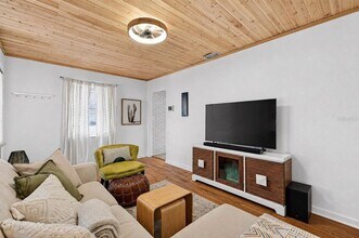 2444 34th Ave N in St. Petersburg, FL - Building Photo - Building Photo