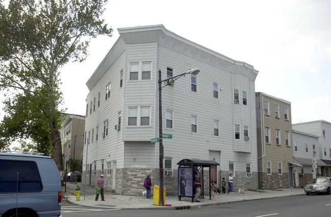 498-500 Market St in Newark, NJ - Foto de edificio - Building Photo