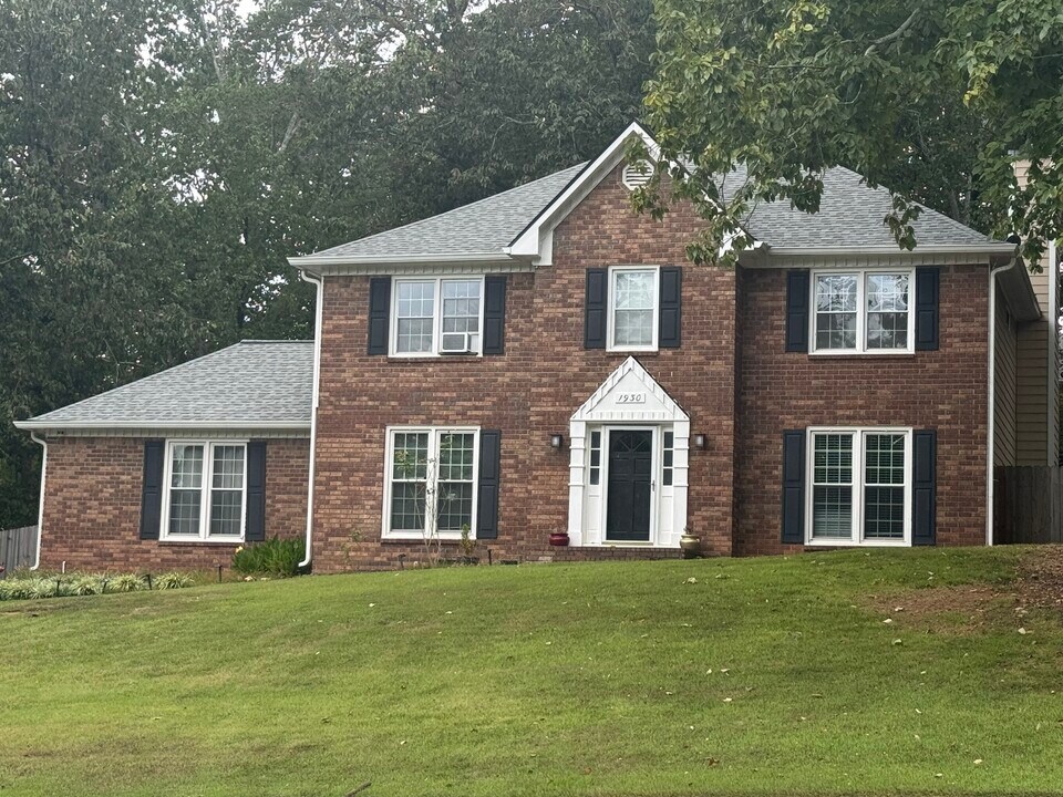 1930 Oak Ridge Ct in Marietta, GA - Foto de edificio