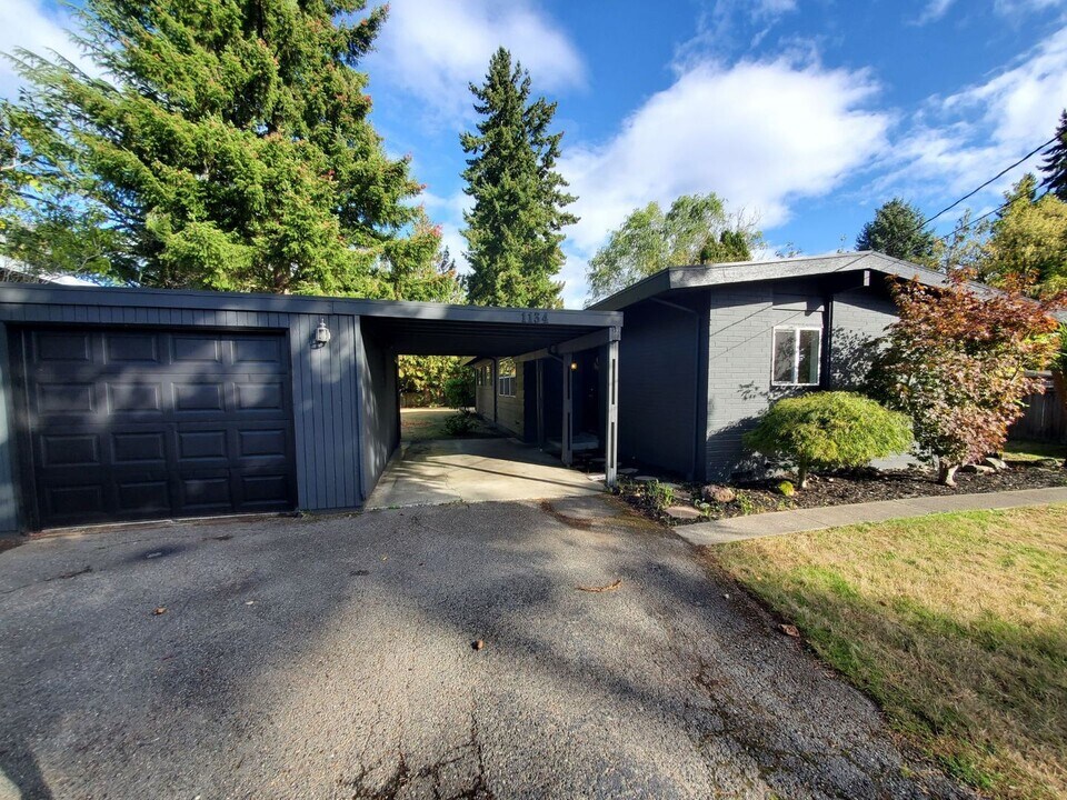1134 166th Ave SE in Bellevue, WA - Building Photo