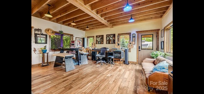 41 Dillingham Ests Trl in Swannanoa, NC - Foto de edificio - Building Photo