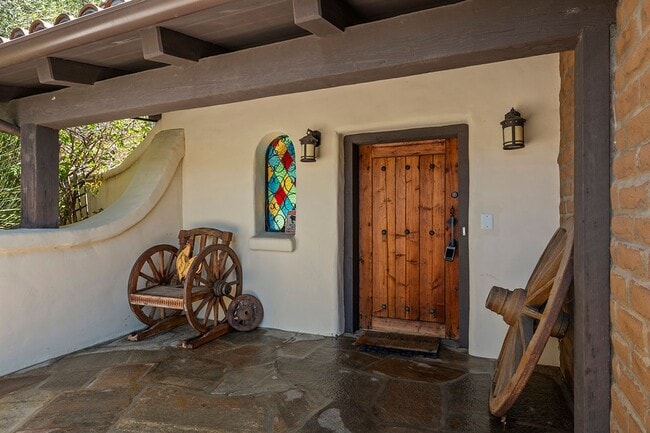 4860 La Jacaranda in Rancho Santa Fe, CA - Foto de edificio - Building Photo