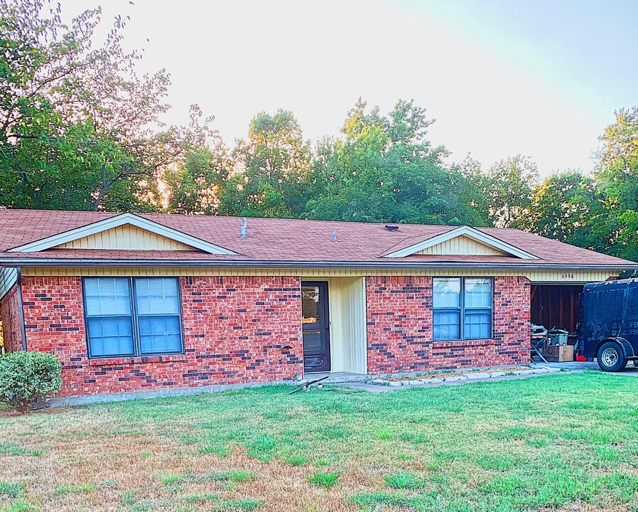 6406 Sayle St in Greenville, TX - Building Photo