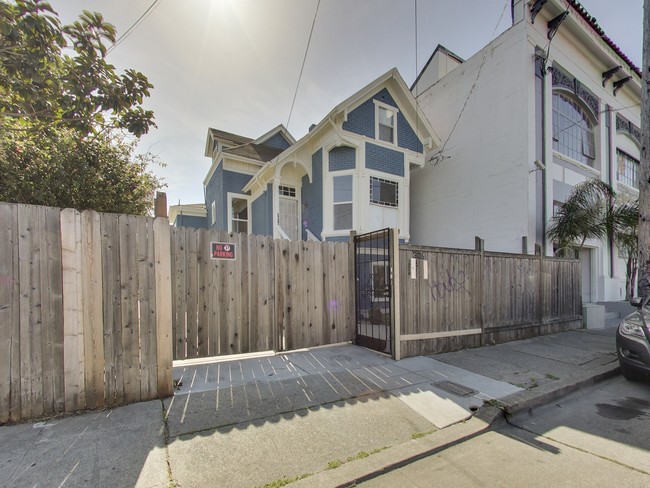 Featured Property | Duplex | West Oakland in Oakland, CA - Building Photo - Building Photo