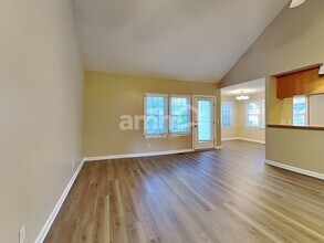 1009 Bren Village Ct in Fuquay Varina, NC - Foto de edificio - Building Photo