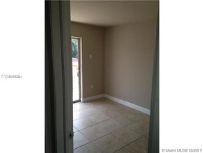 1121 SW 7th St-Unit -4 in Miami, FL - Building Photo - Building Photo