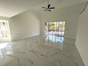 16286 Erie Pl in Davie, FL - Building Photo - Building Photo
