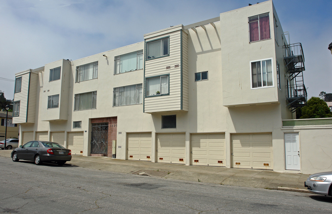 1895 8th Ave in San Francisco, CA - Building Photo