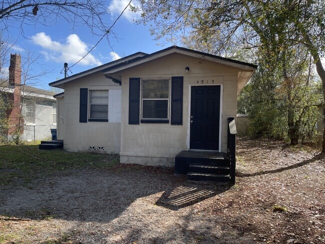 4915 Ave B
