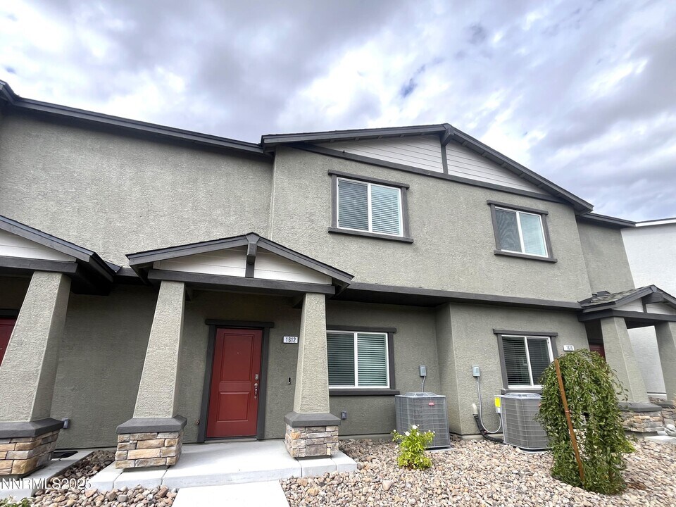 1612 Prancer St in Reno, NV - Building Photo