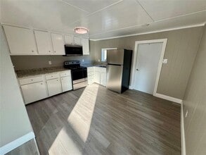 5345 Brown Ln in Fort Worth, TX - Building Photo - Building Photo