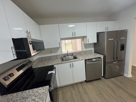 1810 N Lauderdale Ave, Unit 2109 in North Lauderdale, FL - Building Photo