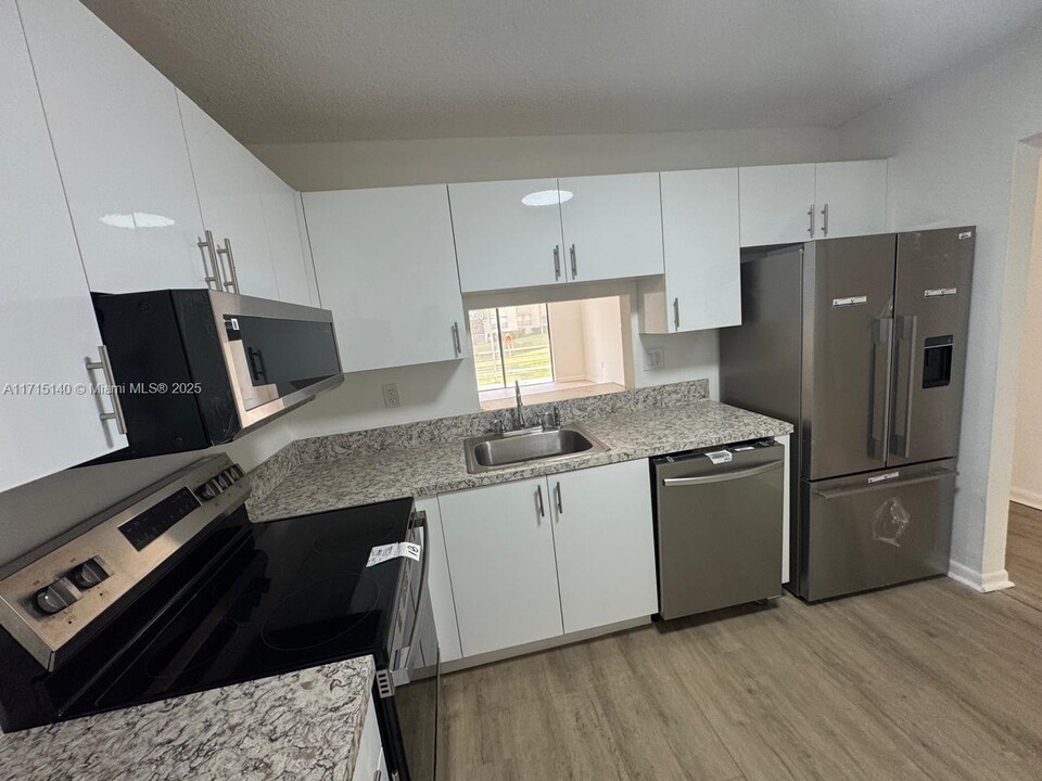 1810 N Lauderdale Ave, Unit 2109 in North Lauderdale, FL - Building Photo