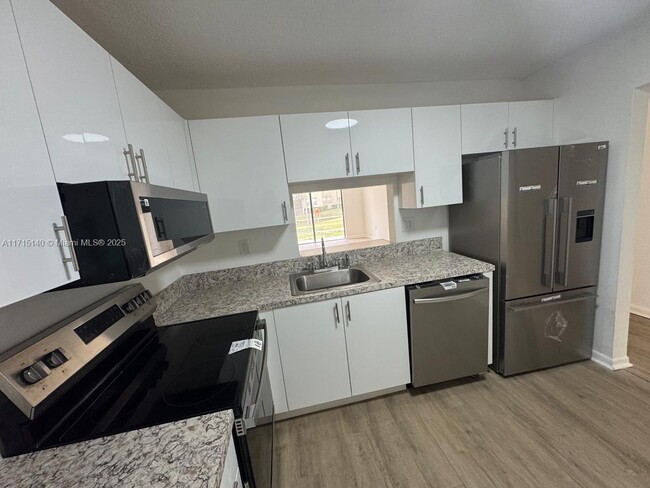 property at 1810 N Lauderdale Ave