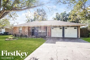 9301 Gettysburg Ave in Texas City, TX - Building Photo