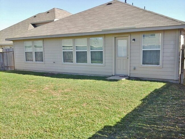 23 Leisure Shore Ct in Manvel, TX - Building Photo - Building Photo