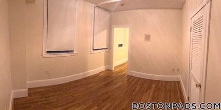 12 Dean Rd, Unit G1 in Brookline, MA - Building Photo - Building Photo