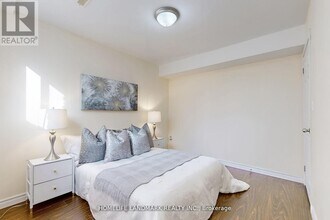 26 L'Amoreaux Dr in Toronto, ON - Building Photo - Building Photo