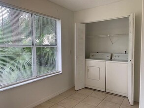 3370 Pinewalk Dr N in Margate, FL - Building Photo - Building Photo