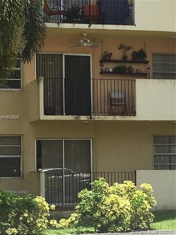 1221 SW 122nd Ave-Unit -207 in Miami, FL - Foto de edificio - Building Photo