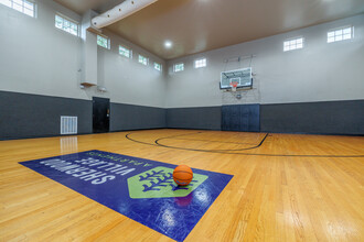 Sherwood Village Apartments in Springfield, MO - Foto de edificio - Interior Photo