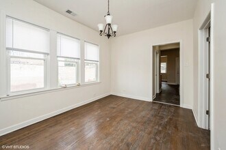 5028 W Madison St in Chicago, IL - Building Photo - Building Photo