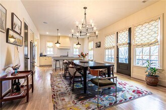 2067 Telfair Cir NE in Atlanta, GA - Foto de edificio - Building Photo