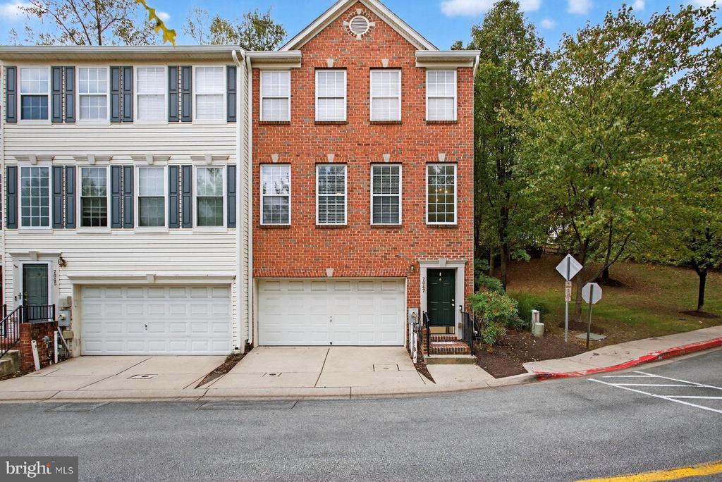 7047 Water Oak Rd in Elkridge, MD - Building Photo