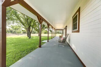 1616 Co Rd 463 in Coupland, TX - Building Photo - Building Photo